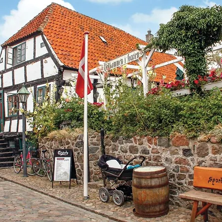 3 Bedroom Cozy In Apartamento Ebeltoft